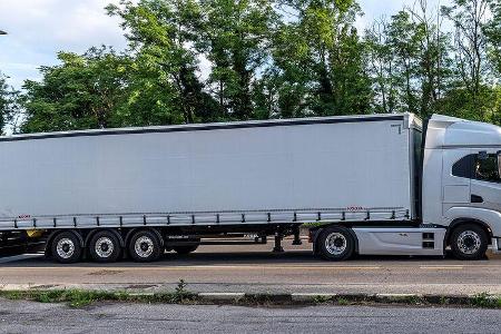 IVECO S-Way Zugmaschine