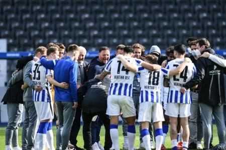 Hertha bei Trainingsauftakt vor rund 300 Zuschauern Hertha bei Trainingsauftakt vor rund 300 Zuschauern