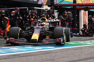 Red Bull sauer auf Mercedes