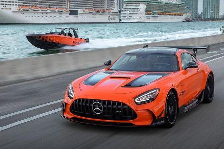 Cigarette 41' Nighthawk AMG Black Series Powerboat