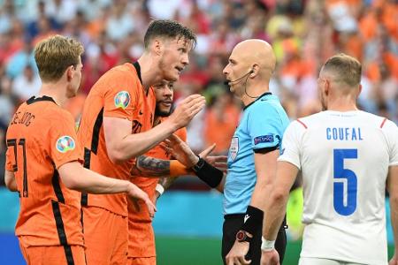 Oranje-Frust statt Euphorie: Elftal scheitert im Achtelfinale Oranje-Frust statt Euphorie: Elftal scheitert im Achtelfinale