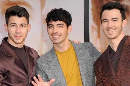 Die Jonas Brothers 2019 auf dem roten Teppich (v.l.): Kevin Jonas, Joe Jonas und Nick Jonas. Die Jonas Brothers 2019 auf dem roten Teppich (v.l.): Kevin Jonas, Joe Jonas und Nick Jonas.