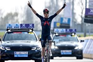 Van Baarle gewinnt "Quer durch Flandern"