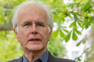 Er ist wieder da: Harald Schmidt.