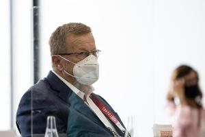 IOC-Vize Coates zur Uiguren-Frage: "Souveränität der Länder respektieren"