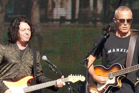 Roland Orzabal und Curt Smith von Tears For Fears während eines Auftritts im Jahr 2017. Roland Orzabal und Curt Smith von Tears For Fears während eines Auftritts im Jahr 2017.