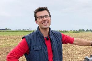 Ackerbauer Justin aus dem Elsass sucht eine neue Partnerin.