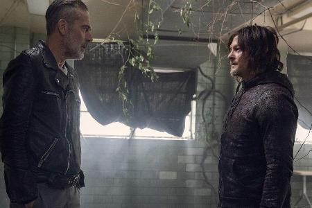 Norman Reedus (re.) als Daryl Dixon und Jeffrey Dean Morgan als Negan in Norman Reedus (re.) als Daryl Dixon und Jeffrey Dean Morgan als Negan in
