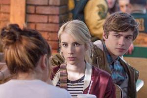 "Nerve": Vee (Emma Roberts, M.) und ihre Freunde erkennen schon bald die Gefährlichkeit des Online-Spiels.