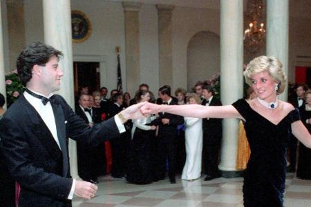 Prinzessin Dianas Tanz mit John Travolta zu einem Medley seines Tanzfilms Prinzessin Dianas Tanz mit John Travolta zu einem Medley seines Tanzfilms