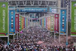 Nach Sturm auf Wembley: UEFA leitet Disziplinarverfahren gegen FA ein
