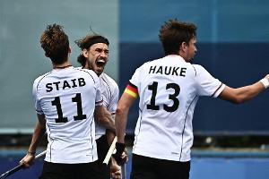 Hockey-Männer dank Schützenhilfe im Viertelfinale