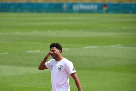 FC Bayern: Gnabry als Trainings-Frühstarter FC Bayern: Gnabry als Trainings-Frühstarter