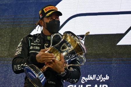 Formel 1: Hamilton verlängert bei Mercedes bis 2023 Formel 1: Hamilton verlängert bei Mercedes bis 2023