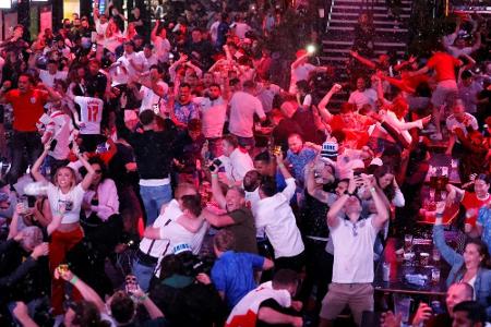 Vor EM-Finale: Fans ohne Tickets stürmten Wembley Vor EM-Finale: Fans ohne Tickets stürmten Wembley