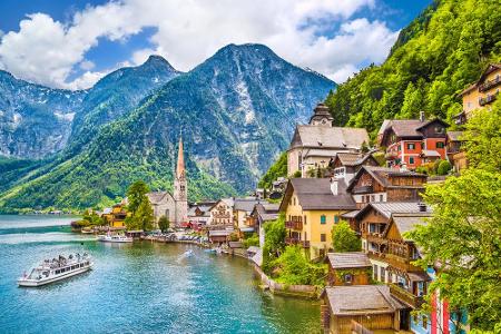Schöne Skigebiete und traumhafte Berge locken jedes Jahr Millionen Deutsche nach Österreich. Dass das Land auch abseits der ... Schöne Skigebiete und traumhafte Berge locken jedes Jahr Millionen Deutsche nach Österreich. Dass das Land auch abseits der ...