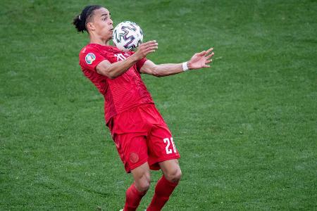 Musste lange auf einen Einsatz im Halbfinale warten und kam erst für die letzten 20 Minuten der regulären Spielzeit. Fand pa...