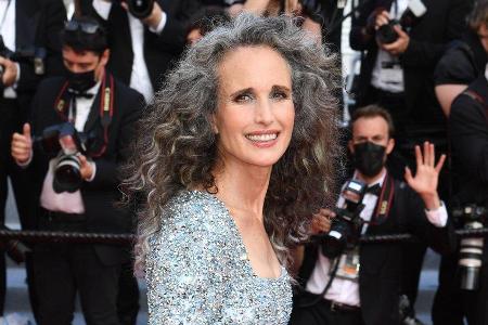 Hollywood-Star Andie MacDowell auf dem roten Teppich beim Filmfestival in Cannes.