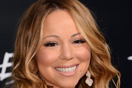 Heute hat sie allen Grund zum Strahlen, doch früher wuchs Pop-Diva Mariah Carey in einer der ärmsten Nachbarschaften Long Is... Heute hat sie allen Grund zum Strahlen, doch früher wuchs Pop-Diva Mariah Carey in einer der ärmsten Nachbarschaften Long Is...