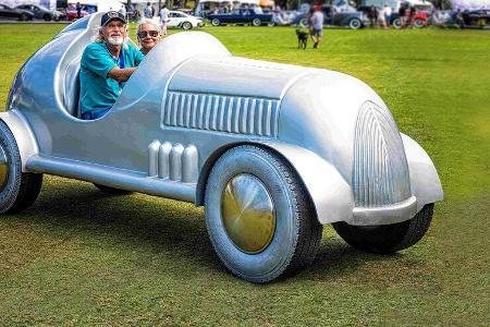 lebensgroßes Monopoly-Auto lebensgroßes Monopoly-Auto