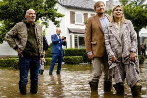 Willem-Alexander und Máxima besuchen das überschwemmte Valkenburg