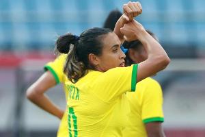 Pele adelt Marta: "Viel mehr als eine Fußballerin"