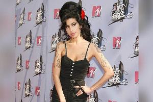 Toupiert, gestylt, geliebt: Amy Winehouse inspirierte Karl Lagerfeld