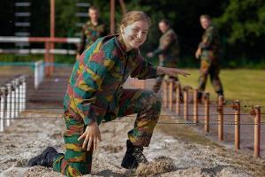 Elisabeth von Belgien zeigt sich beim Training an der Militärakademie