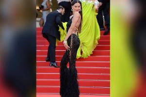 Model Izabel Goulart zeigt in Cannes viel nackte Haut