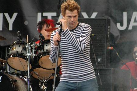 Die Toten Hosen um Sänger Campino haben sich zum Hochwasser in Deutschland geäußert. Die Toten Hosen um Sänger Campino haben sich zum Hochwasser in Deutschland geäußert.