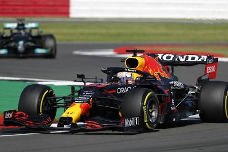 Verstappen nach Kollision mit Hamilton ausgeschieden - Zehn-Sekunden-Strafe für den Weltmeister Verstappen nach Kollision mit Hamilton ausgeschieden - Zehn-Sekunden-Strafe für den Weltmeister