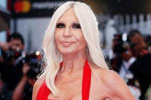 Donatella Versace erinnert sich an ihren ermordeten Bruder Gianni