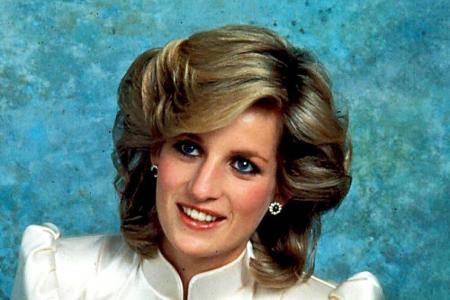 Mit ihrer Frisur spielte Diana auch damals schon gerne.