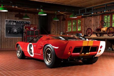 Ford GT40 Alan Mann Lightweight (1966)