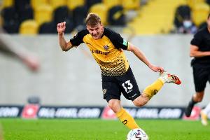 2. Liga so hart wie nie: Schalke und Werder straucheln, Dresden feiert Auftaktsieg