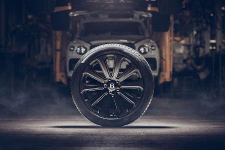 07/2021, Bentley Bentayga mit 22 Zoll Karbon Rädern