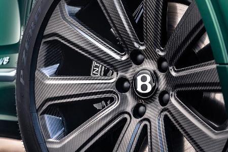 07/2021, Bentley Bentayga mit 22 Zoll Karbon Rädern