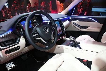 VinFast Lux SA2.0, Paris 2018