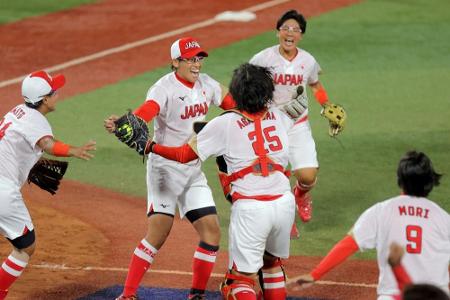 Softball: Gastgeber Japan gewinnt Olympia-Gold im Finale gegen Rekordsieger USA Softball: Gastgeber Japan gewinnt Olympia-Gold im Finale gegen Rekordsieger USA