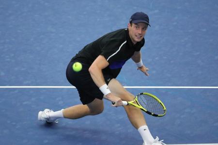 Niederländer van de Zandschulp mischt US Open auf und trifft auf Medwedew Niederländer van de Zandschulp mischt US Open auf und trifft auf Medwedew