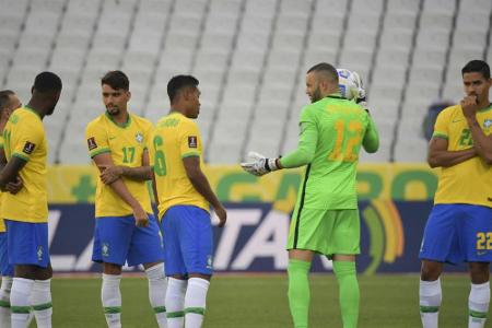 Brasilien gegen Argentinien nach Corona-Kontroverse abgebrochen Brasilien gegen Argentinien nach Corona-Kontroverse abgebrochen