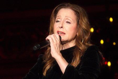 Vicky Leandros, hier während eines Auftritts, erinnert sich an Mikis Theodorakis. Vicky Leandros, hier während eines Auftritts, erinnert sich an Mikis Theodorakis.