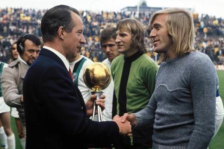 Netzer war die Verkörperung des klassischen Spielmachers und gilt bis heute als einer der besten Mittelfeldspieler in der Ge...