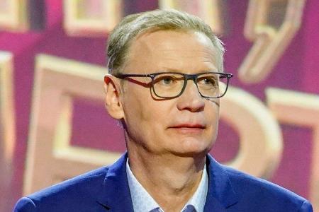 Günther Jauch erkrankte im April an Corona und musste mehrere Live-Shows ausfallen lassen. Günther Jauch erkrankte im April an Corona und musste mehrere Live-Shows ausfallen lassen.