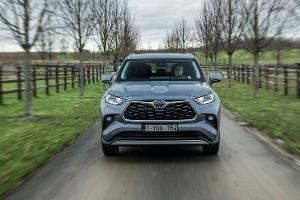 Riesen-SUV mit Hybridantrieb