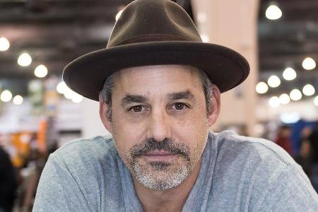 Nicholas Brendon leidet unter gesundheitlichen Problemen. Nicholas Brendon leidet unter gesundheitlichen Problemen.