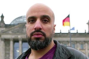 In zwei Folgen will Comedian Abdelkarim bei "Endlich Klartext" Politiker vor der Bundestagswahl mit realen Problemen konfron...