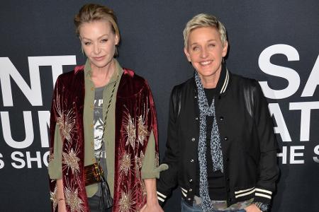 Ellen DeGeneres und die 15 Jahre jüngere Portia De Rossi sind seit 2004 ein Paar. Nachdem homosexuelle Ehen in Kalifornien g...