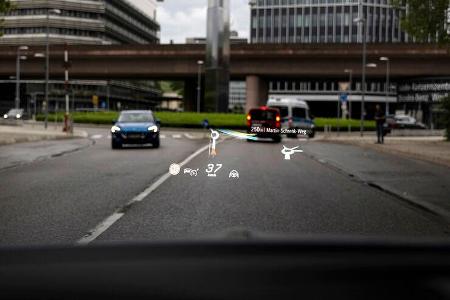 Von der App zum digitalen Ökosystem: Die neue Generation der Mercedes me Apps geht an den Start From the app to the digital ...
