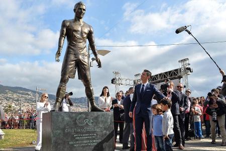 Cristiano Ronaldo ist der Größte. Zumindest denken das neben ihm auch die Bewohner seiner Heimatinsel Madeira. Dem zum Zeitp...